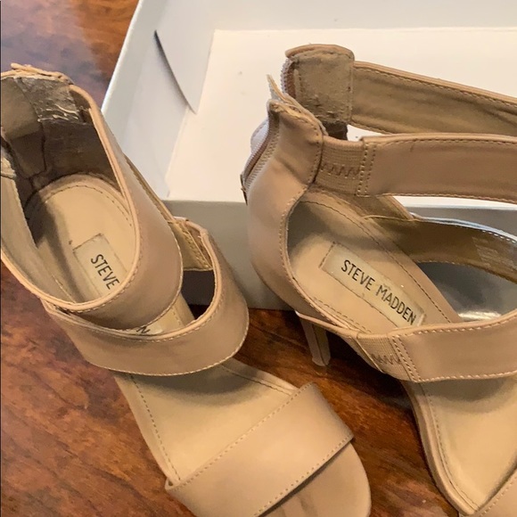 Steve Madden nude heels - Picture 3 of 4